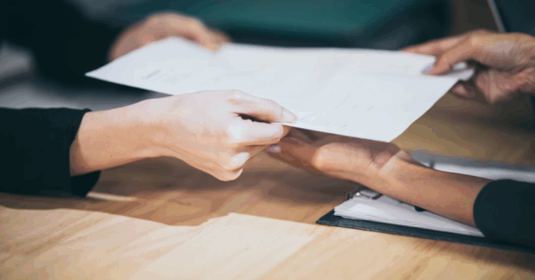 What’s the Difference Between a Mobile Notary and a Regular Notary?